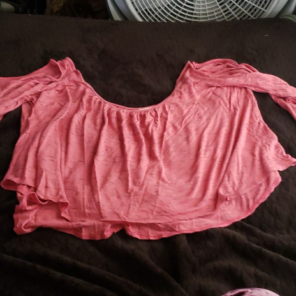 Flowy short cut sleeves And the arms